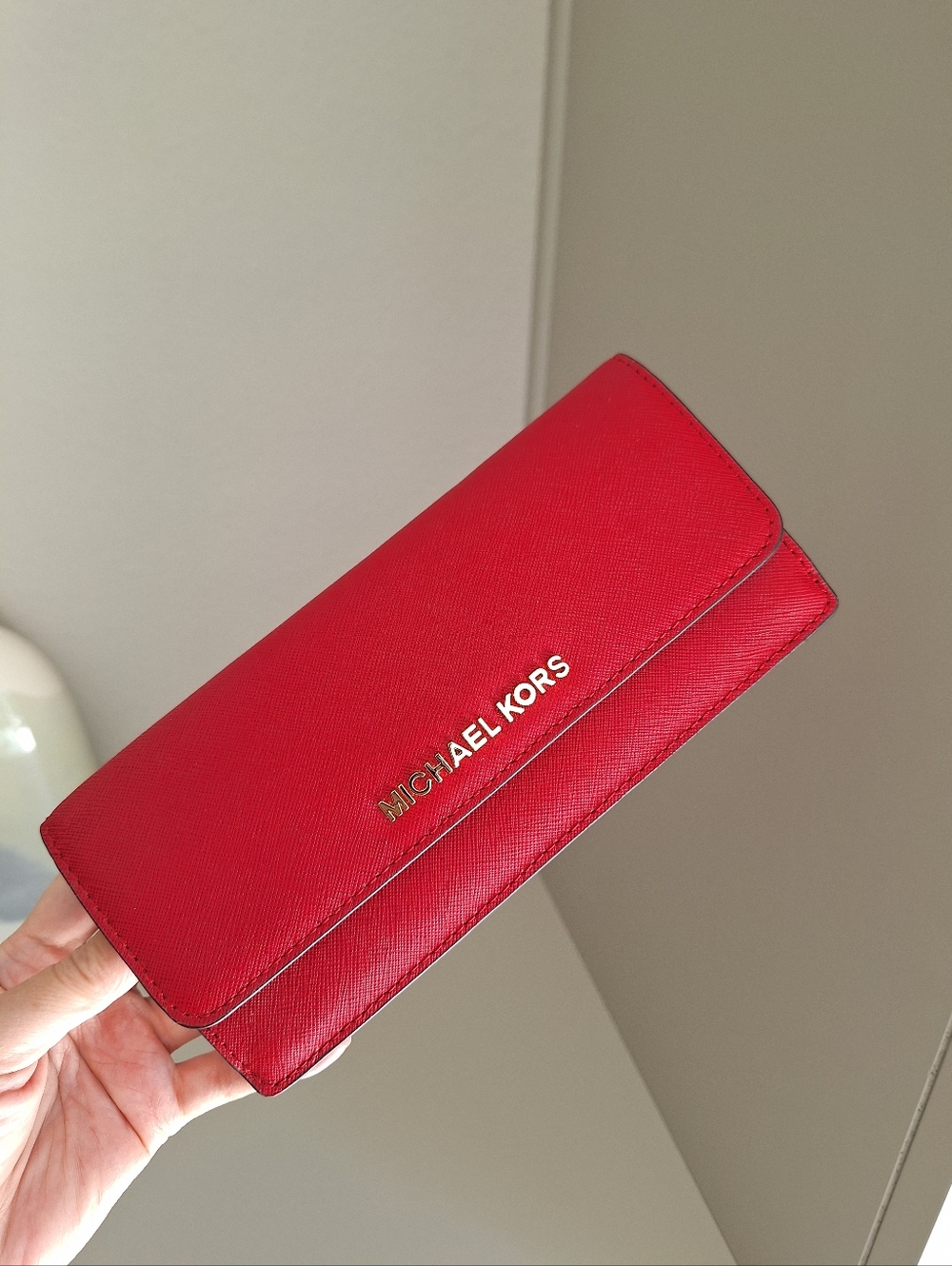 NWT Michael Kors Outlet Jet Set Travel Flat Wallet Red Saffiano Leather